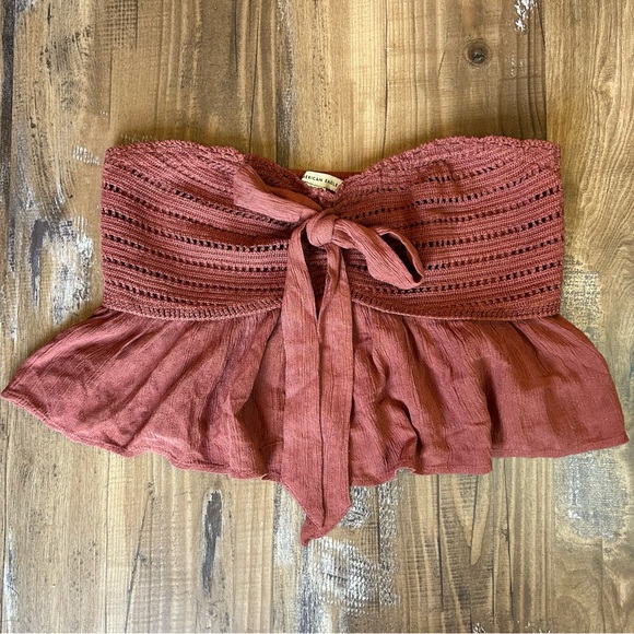 American Eagle Women’s Strapless Peplum Style Knit Crop Top - Picture 2 of 7